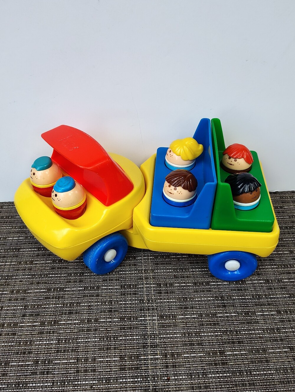 Vintage 1985 Little Tikes Toddle Tots Change Around Truck With 6 Figures